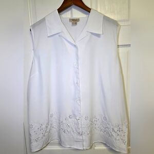 Voir Collection Sleeveless White Eyelet Plus Size Top Blouse Shirt- Size 22W NWT